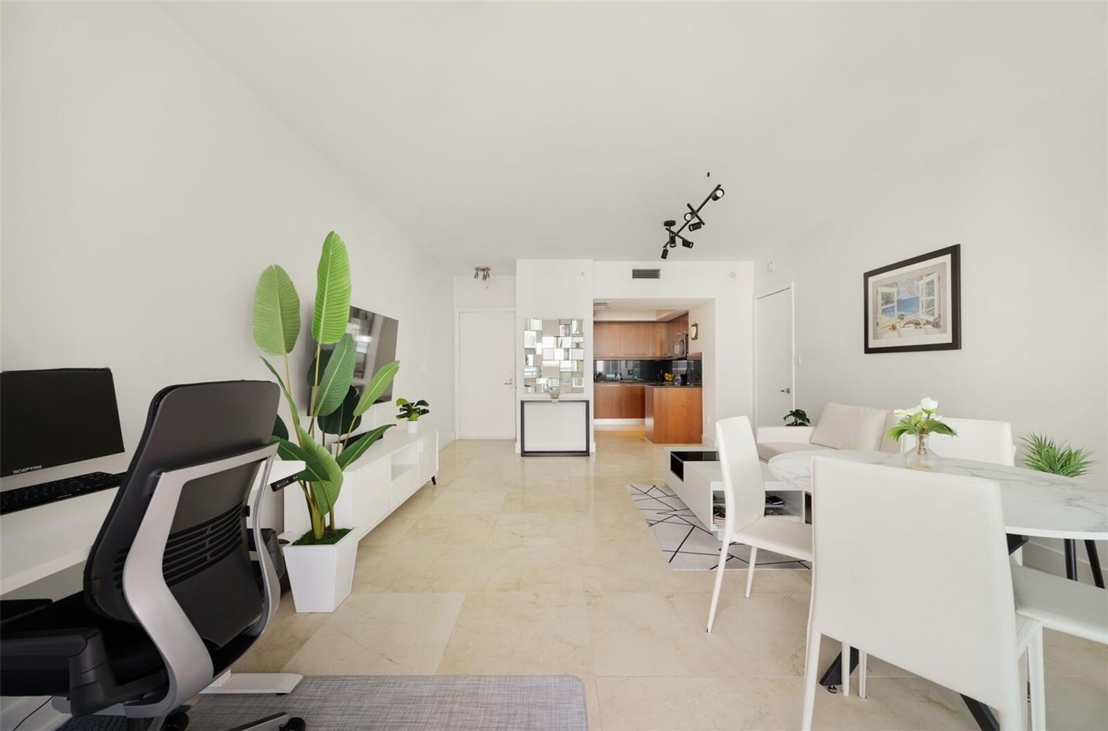 Building Photo - 1331 Brickell Bay Dr