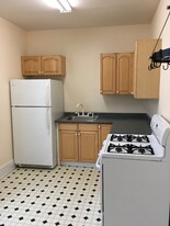 Building Photo - 1517 Plainfield Ave NE