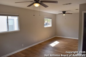 Building Photo - 204 Royal Dr