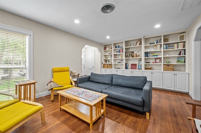 Building Photo - 2311 Addison Rd