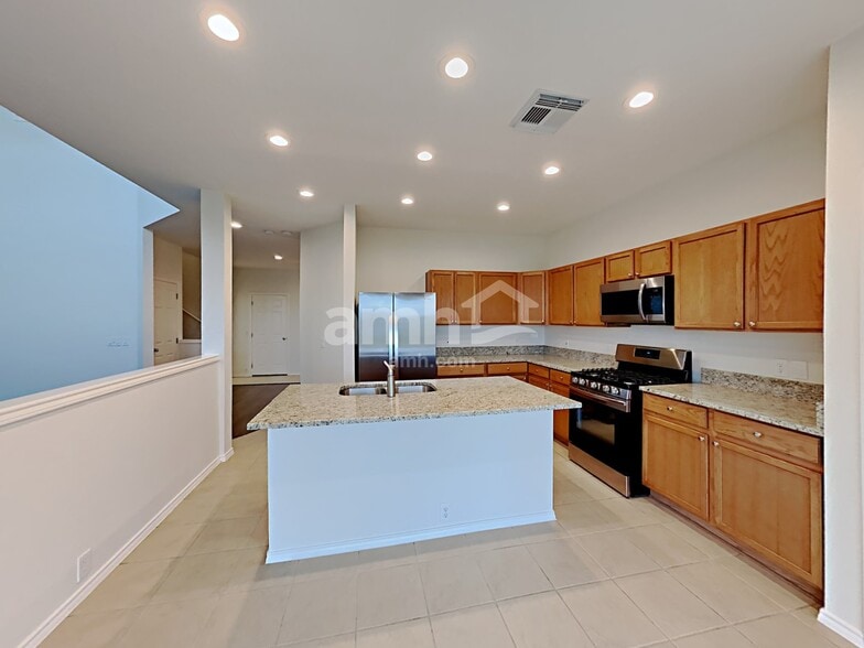 Building Photo - 26139 Flinton Dr