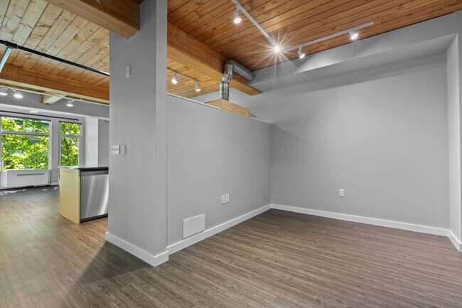 Building Photo - Modern Air Conditioned South Lake Union Loft