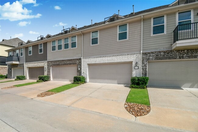 Building Photo - 18225 Crystal Knoll Dr