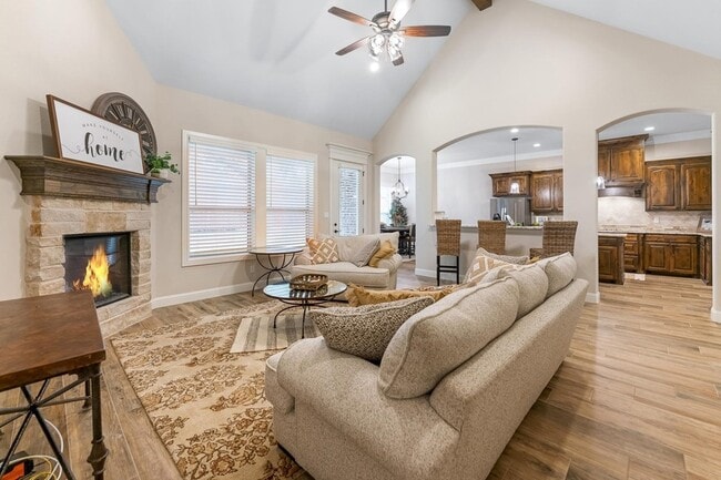 Building Photo - 1300 Highland Park Cir