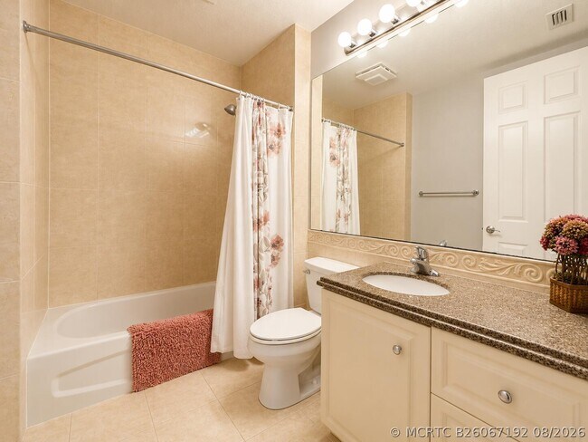 Building Photo - 6 Harbour Isle Dr E