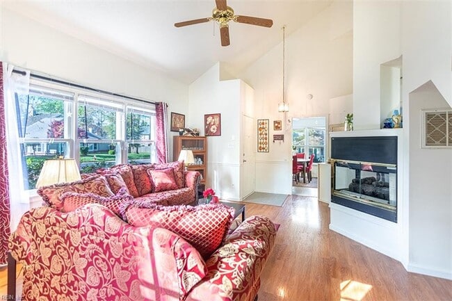 Building Photo - 100 Larkspur Hollow