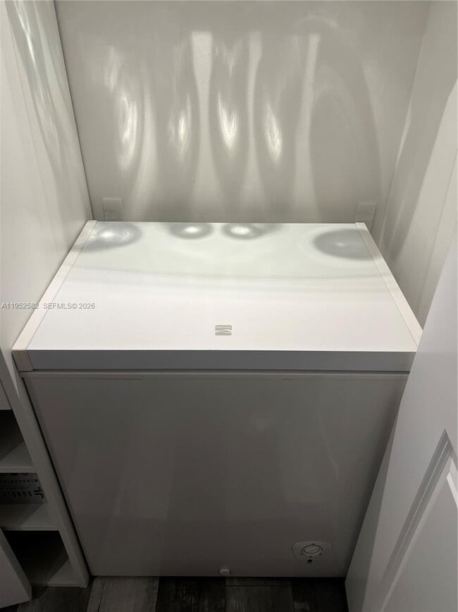 Building Photo - 3675 N Country Club Dr