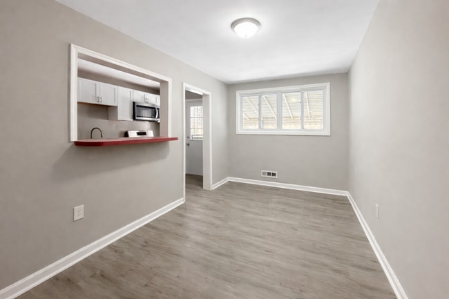 Building Photo - Updated 3BR Home with Bonus Lower-Level Space & Off-Street Parking