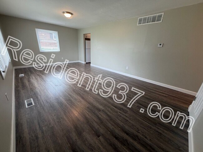 Building Photo - Completely Updated 3 bed 1 Bath home!