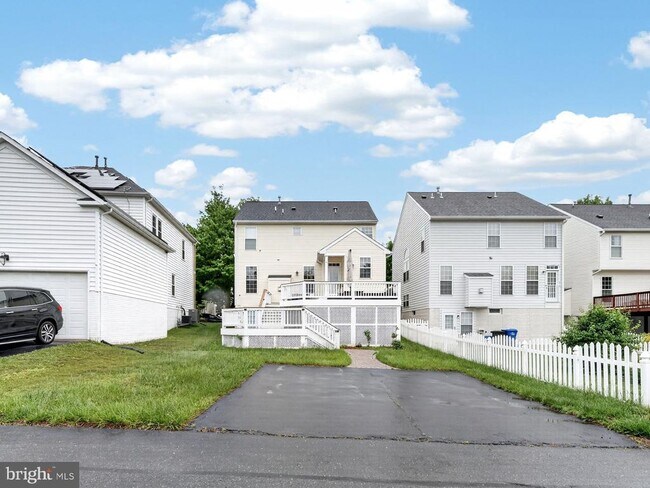 Building Photo - 19028 Noble Oak Dr