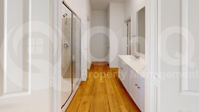 Building Photo - 936 Longleaf Ln