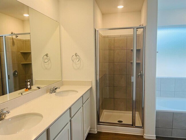 Building Photo - 1405 Marley