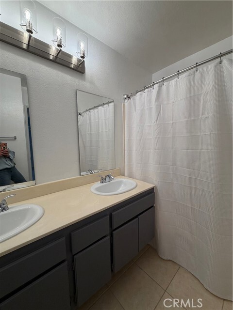 Building Photo - 2866 Treeview Pl