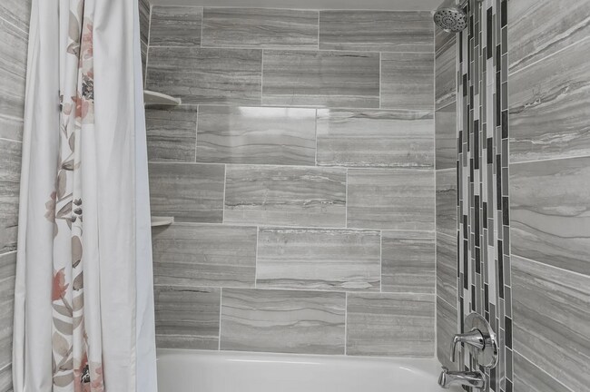Building Photo - 2 Bed 2 Bath Condo for Rent in 55+ Peacefu...