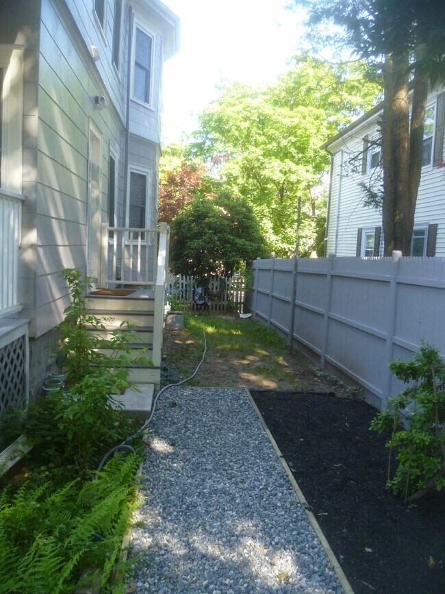 Building Photo - 57 Bostonia Ave