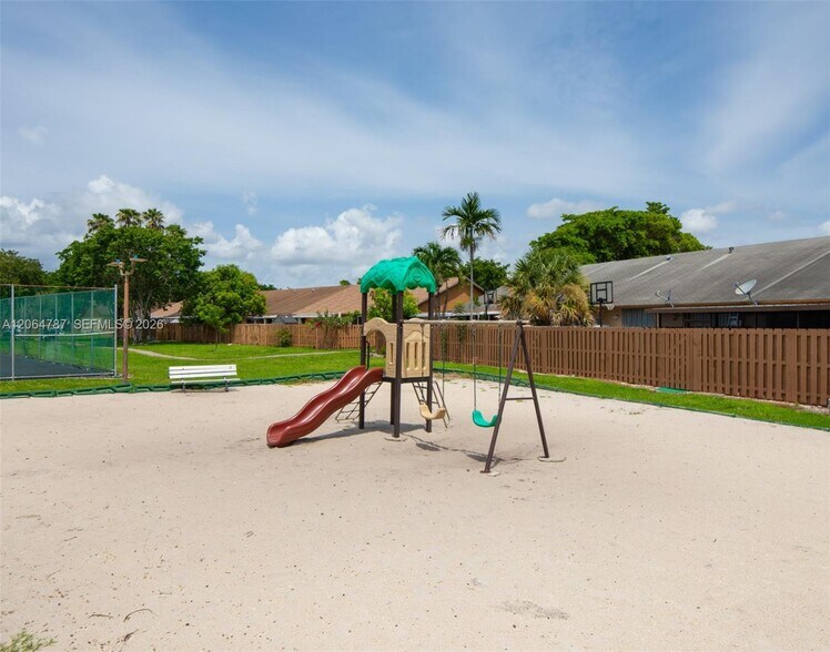 Building Photo - 6707 NW 193rd Ln