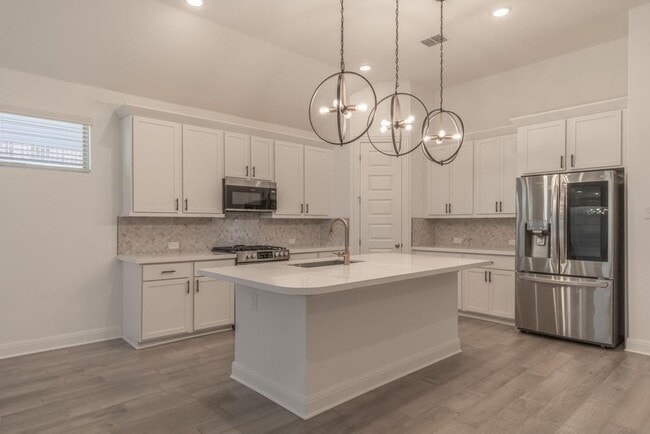 Building Photo - 124 Shagbark Trl