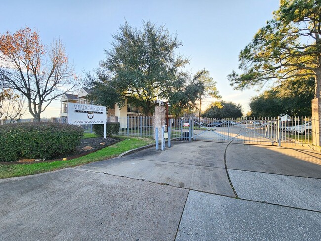 Building Photo - BEAUTIFUL REMODELED 1 BEDROOM 1 BATH CONDO...