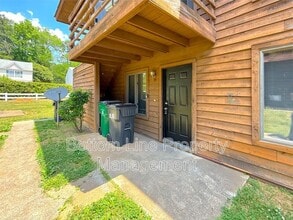 Building Photo - 1831 J Julian Ln