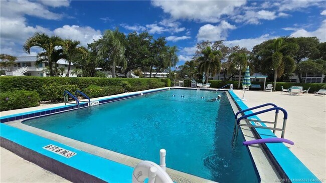 Building Photo - 2929 SE Ocean Blvd