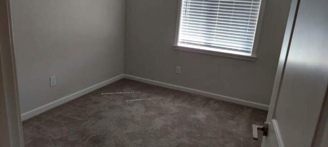 Building Photo - 5909 NE 57th Ave