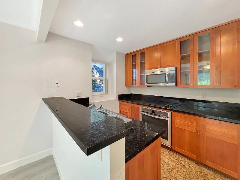Building Photo - 8503 Villa La Jolla Dr