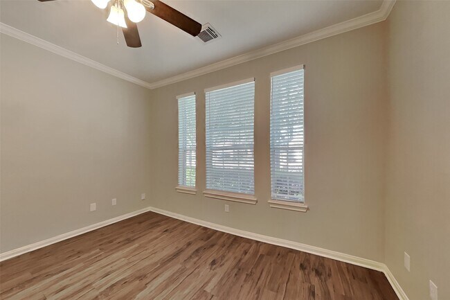 Building Photo - 7031 Tallow Knoll Ln