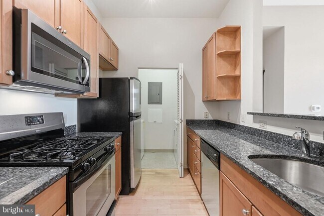 Building Photo - 309 Holland Ln