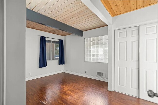 Building Photo - Charming 4BR Home with Mountain Views
