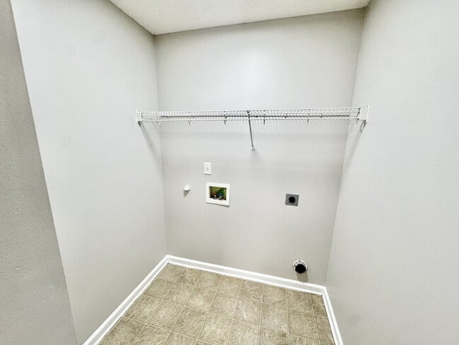 Building Photo - 10095 Nolton Cir