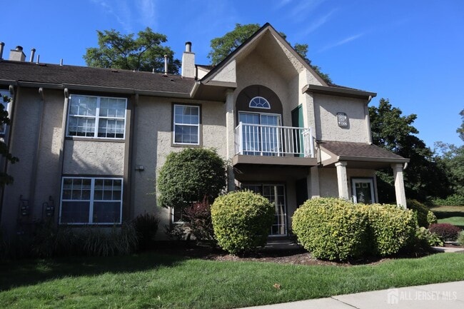 Primary Photo - 1306 Commons at Kingswood Dr