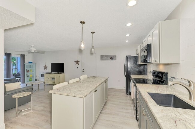 Building Photo - **AVAILABLE STARTING FEBRUARY-APRIL 2026 SEASON FOR $3200/month**