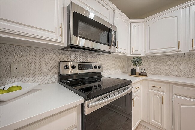Building Photo - 16810 Sweno Ct