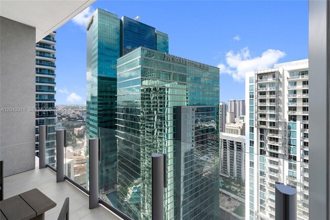 Building Photo - 300 Biscayne Blvd Way