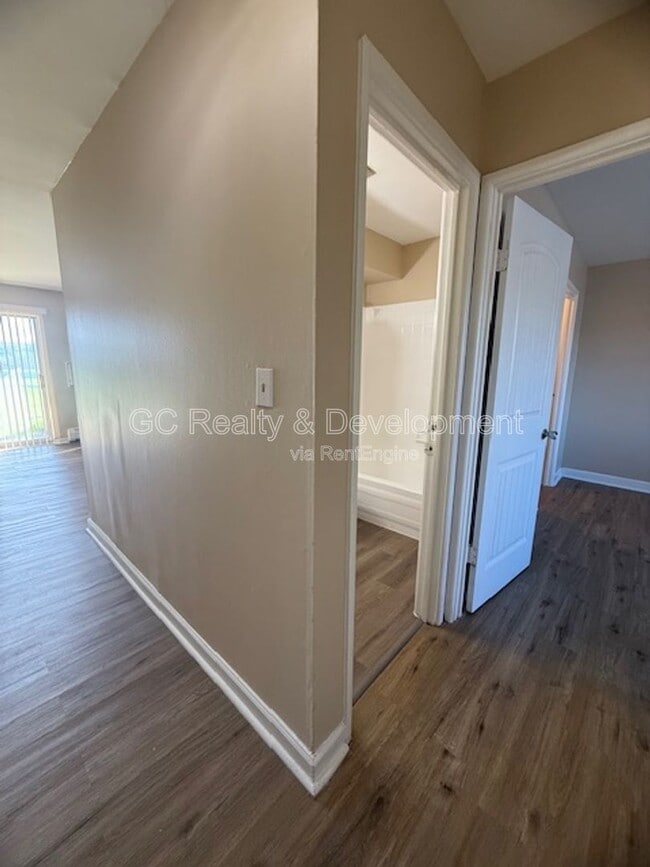 Building Photo - 808 College Blvd