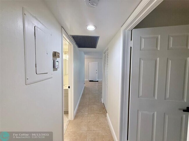 Building Photo - 1401 SW 134th Way