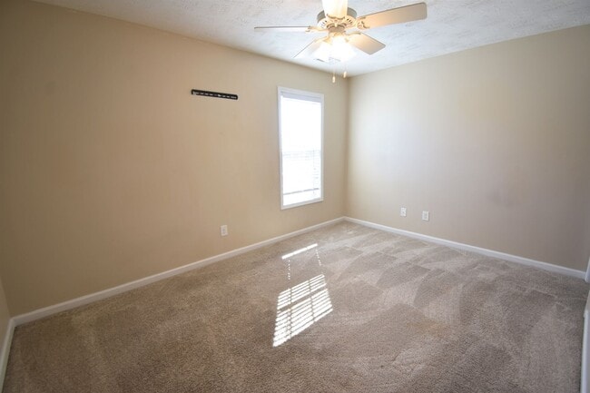 Building Photo - 3 bedroom 2.5 Bath Home with Loft- No Pets