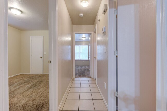 Building Photo - Gorgeous 3 bed 2 bath in Norman!