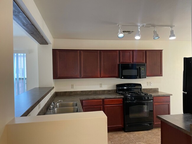 Building Photo - Beautiful Modern New 3Bdm 2Ba Home, Easy A...