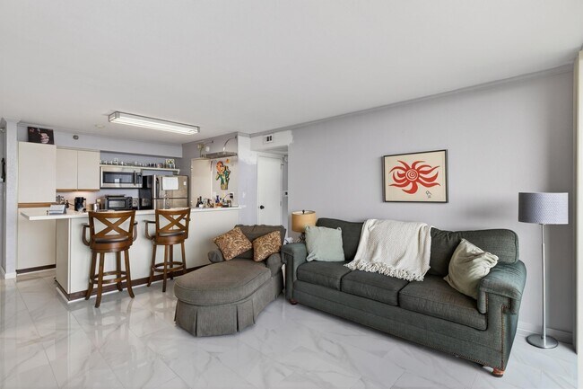 Building Photo - 5220 Seawall Blvd