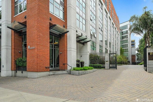 Building Photo - 200 Brannan St