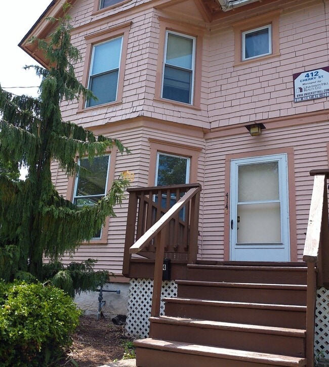 Building Photo - 412 Cherry St