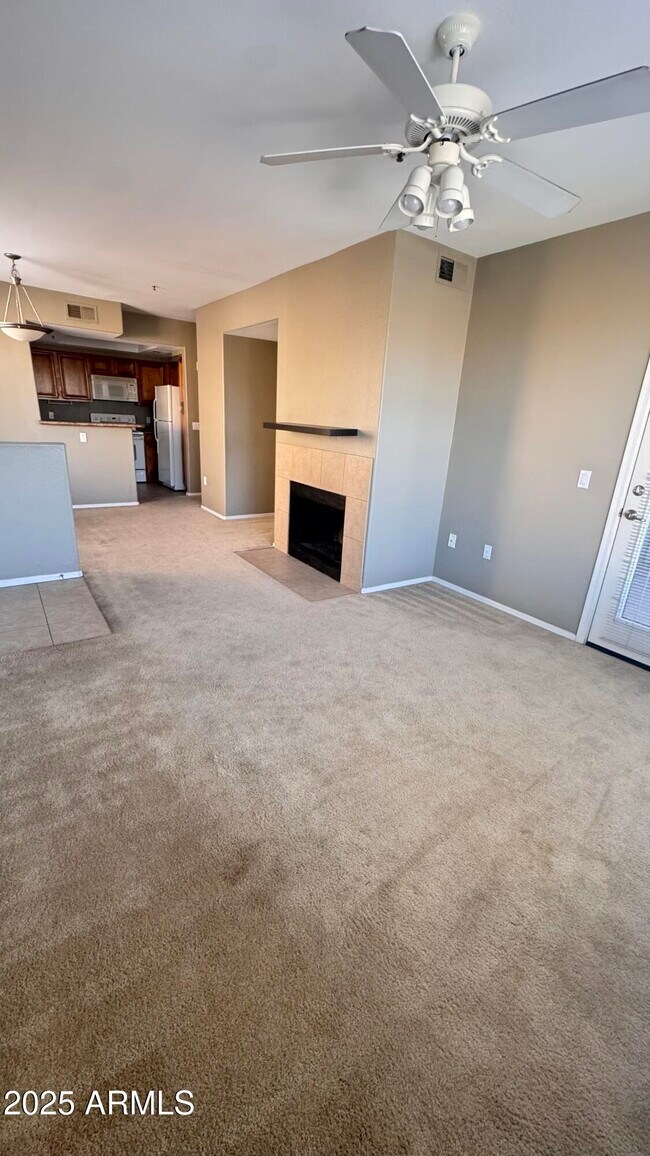 Building Photo - 4925 E Desert Cove Ave
