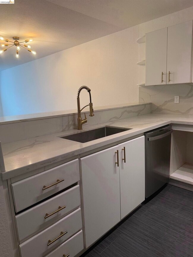 Building Photo - 535 Pierce St