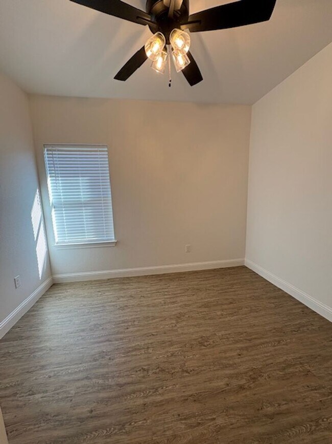 Building Photo - 374 Kristie Path