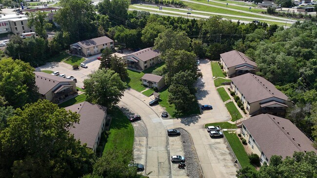 Building Photo - 405 Clayton Dr
