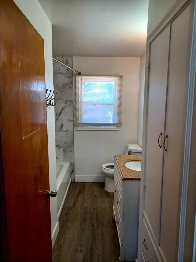 Building Photo - 1300 E Duplex