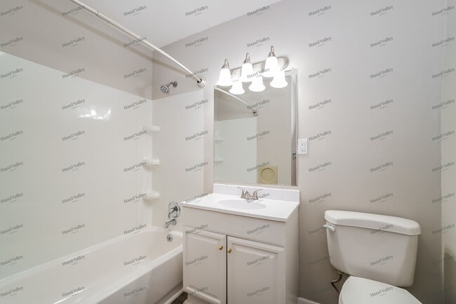 Building Photo - 3701 Christie Rd W