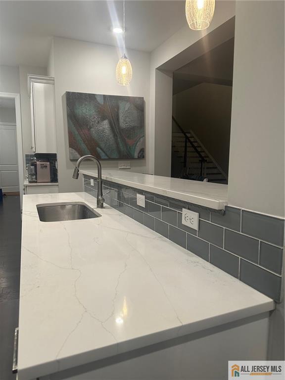 Building Photo - 30 Hamilton Dr