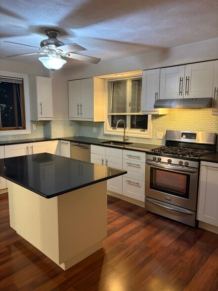 Primary Photo - 60 Homer Ave